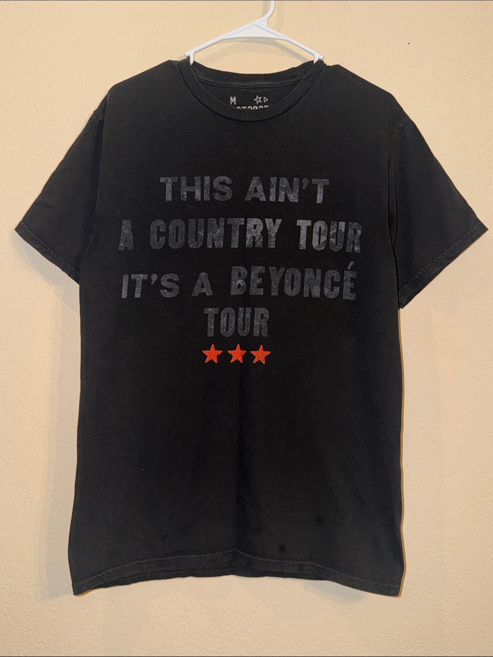 Beyoncé Cowboy Carter 2025 "This Ain't a Country Tour" T-shirt, sz M